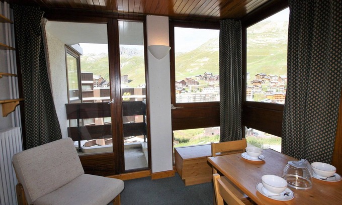 Le Lavachet Apartment | Cozy Studio, Direct Slope Access, Balcony, Sleeps 4