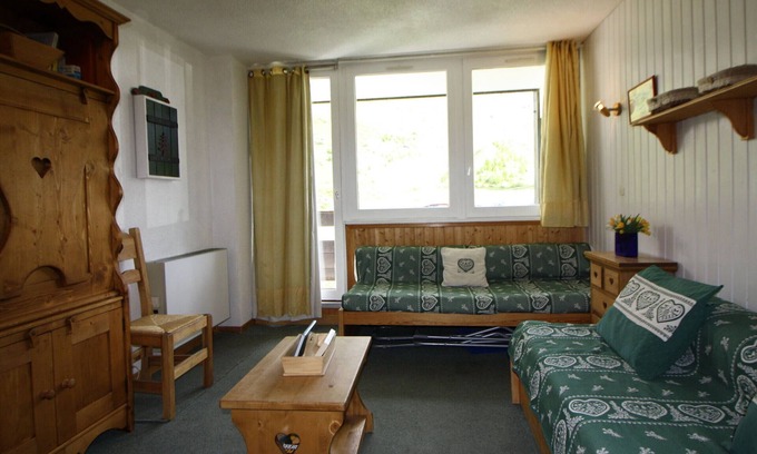 Le Lavachet Apartment | Cozy Studio in Tignes with South-Facing Balcony, 150m from Slopes