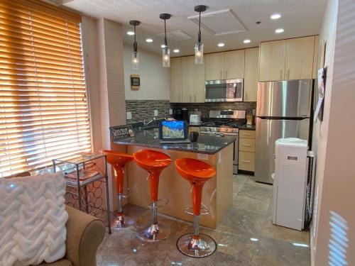 Downtown Park City Apartment | Cozy Studio Heart of Downtown with Rooftop Views