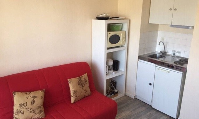 Arette Apartment | Cozy studio in Arette, near slopes and shops