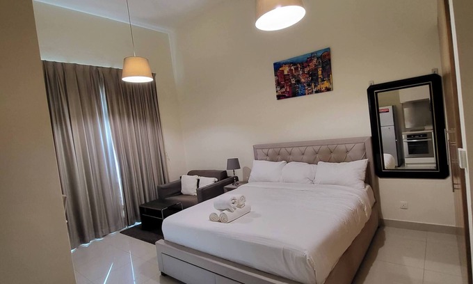 Downtown Dubai Apartment | Cozy Studio In Claren Tower