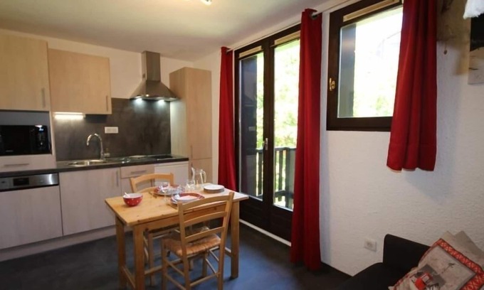 Les Saisies Apartment | Cozy Studio in Hauteluce, Balcony, Ski Storage, Near Center & Slopes