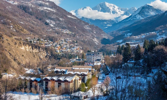 Brides-les-Bains Apartment | Cozy Studio - Kitchenette + Balcony | Near Centre