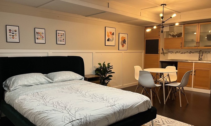 Erin Mills Apartment | Cozy Studio Retreat