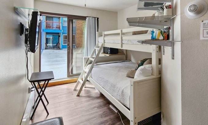 Historic District Apartment | Cozy Studio w/Shared Pool -3 Min to Ski Lift