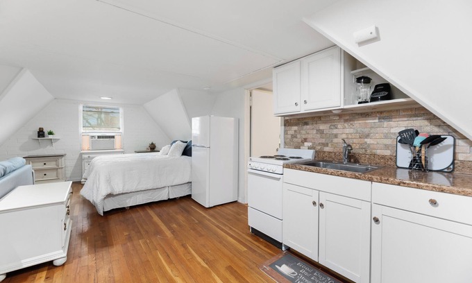 Wichita Apartment | Cozy studio with WiFi and AC in amazing Wichita