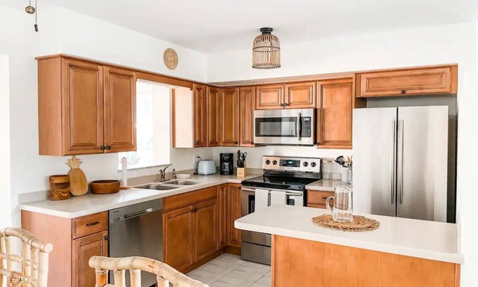 Jensen Beach House | Cozy Surf Cottage
