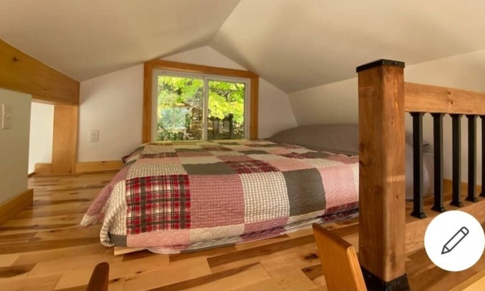 Sainte-Adele House | Cozy Tiny Home
