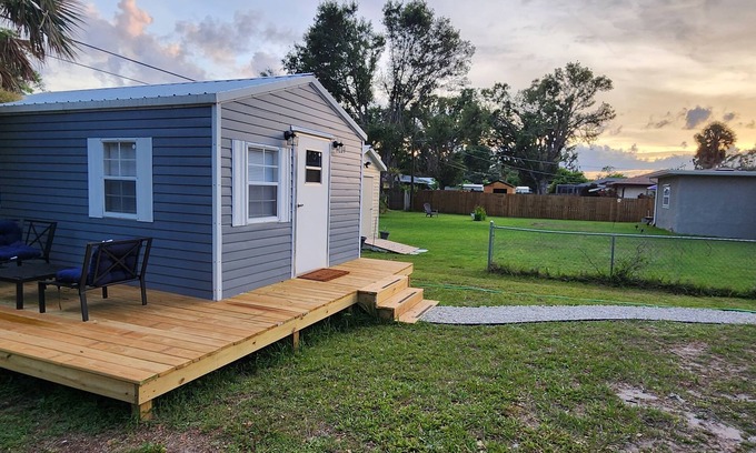 Port Charlotte Apartment | Cozy Tiny Retreat in the middle of Port Charlotte!