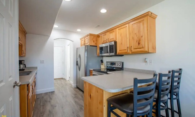 Clearfield House | Cozy Townhome Gathering Spot