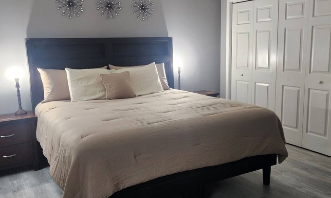 Wilmington House | Cozy Townhome w/Private Parking