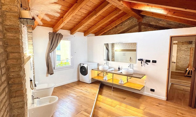 Mestre House | Cozy townhome with WiFi and AC in enchanting Venezia
