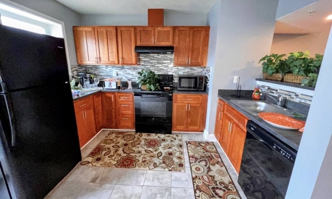 Downtown Baltimore House | Cozy Townhouse near Baltimore Raven’s stadium, Horseshoe casino and Inner harbor
