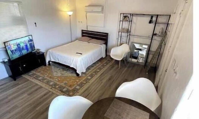 Northwest Tucson Apartment | Cozy Tucson remodeled Studio.
