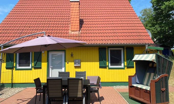 Muritz House | Cozy vacation home for families w. Dog, fenced, fireplace, 300m to Lake Plau