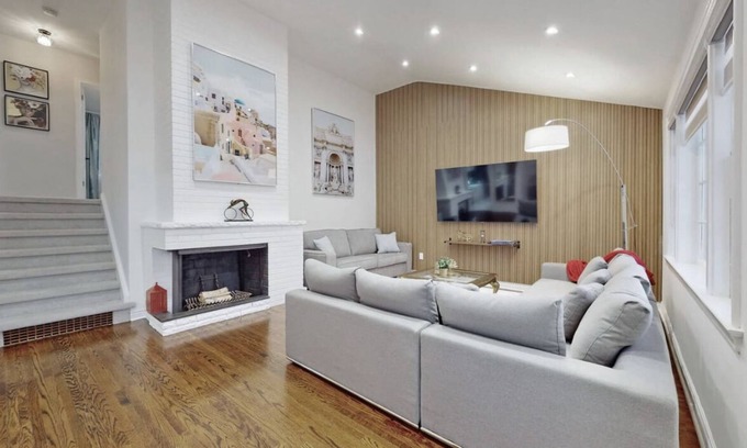 Richmond Hill Villa | Cozy villa