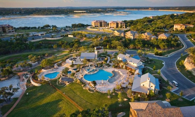 Jonestown Condo | Cozy Villa in the Hollows Resort! Beach Club with 4 Pools, Hiking Trails, Pickleball!