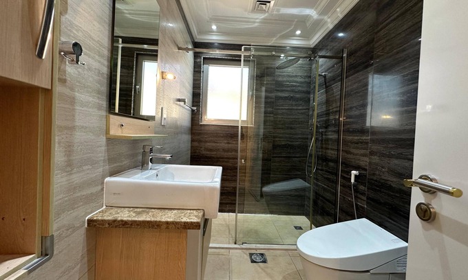 Palm Jumeirah Villa | Cozy Villa Private Beach & Pool