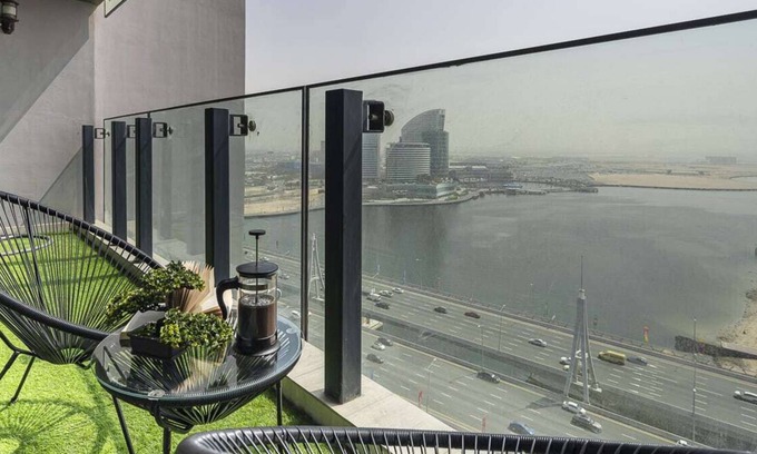 Jadaf Apartment | Cozy Waterfront 1BR w/Big Balcony in Dubai Creek