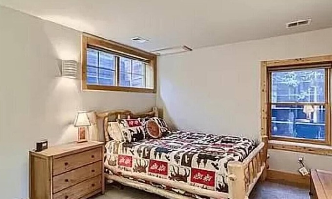 Lyons Ski Chalet | Cozy waterfront chalet at headwaters of Little Thompson river