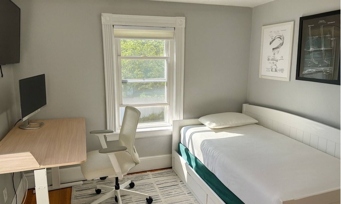 Warwick House | Cozy Waterfront Furnished Home, Ideal for Travel Nurses & Corporate Stays