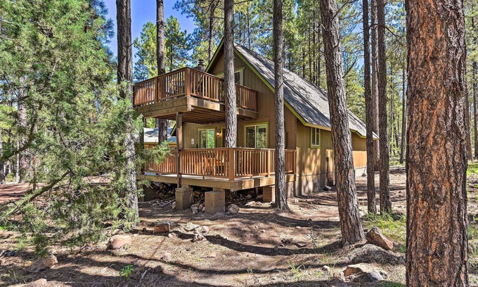 Williams Cabin | Cozy Williams Cabin w/ Deck: 9 Mi to Route 66