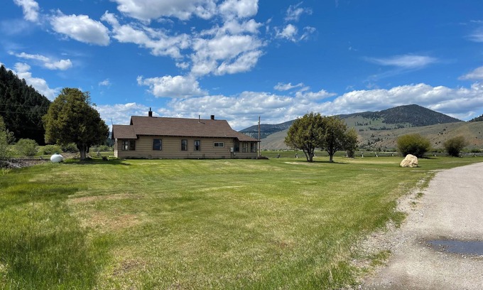 Wise River House | Cozy Wise River Retreat with river access, beautiful surroundings