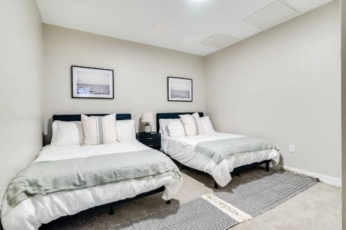 Downtown Cincinnati Apartment | CozySuites Modern 1BR OTR District #02