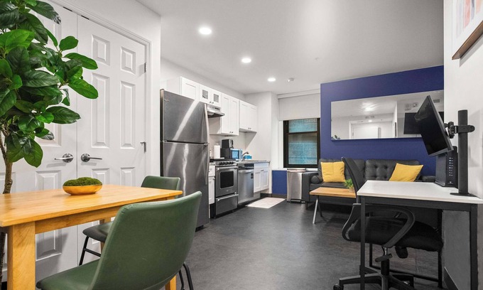 Cultural District Apartment | CozySuites Stunning 1BR in Downtown Pitts #1