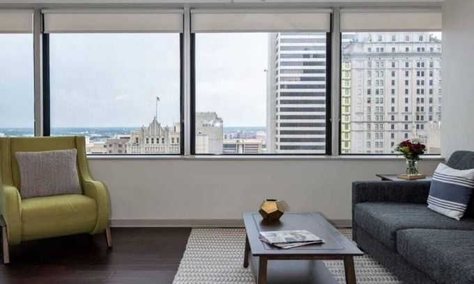 Downtown Dallas Apartment | CozySuites TWO Condos with Sky Pool in Dallas