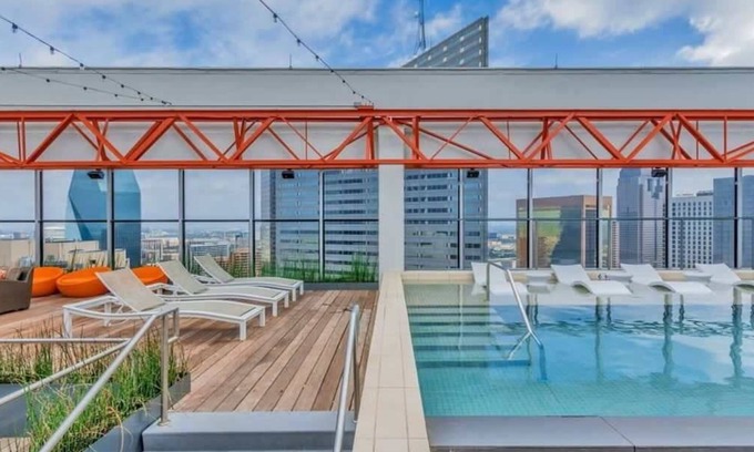Downtown Dallas Apartment | CozySuites TWO Lovely 2BR 2BA Condo