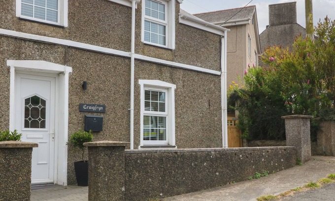 Nefyn Cottage | CRAIGFRYN, pet friendly, country holiday cottage in Nefyn