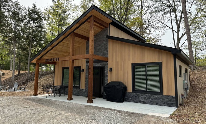 Glen Arbor Cottage | Cranberry Ridge - Ridge View