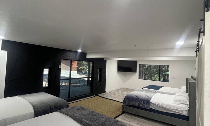 Bass Lake House | Crane Valley Lodge