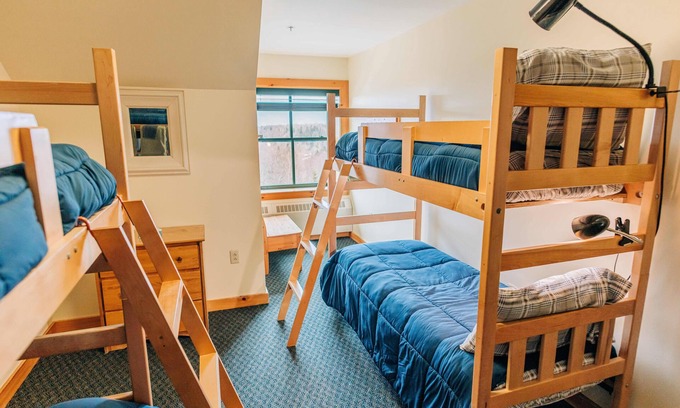 Bretton Woods Hotel | Crawford Notch, Free Hiker Breakfast, Gear Library, Hiker Shuttle, Shared Bath