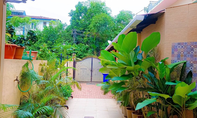 Gauravaddo Apartment | Crazy sky and near by beachnTwo and half kilometre to titos line and Baga beach