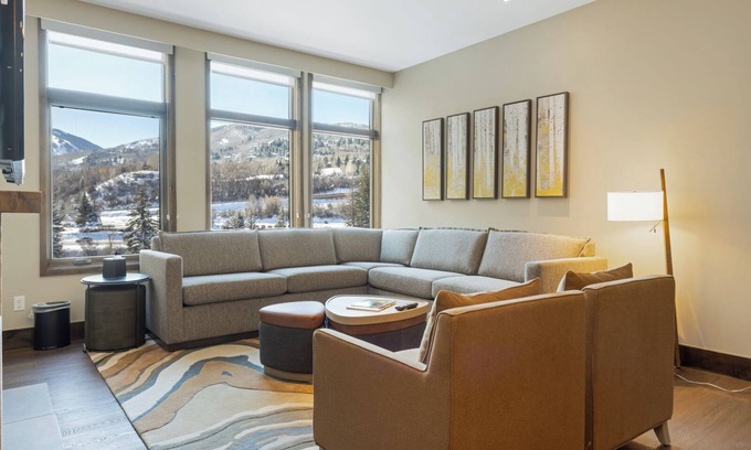 Avon Condo | CRBC-Remodeled 2024, Ski in out, Ski Valet, Dog Friendly, Resort & Spa Amenities