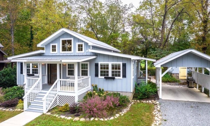 Bryson City Other | Creekfront Relaxation Hot Tub Incredible Porch Near Town Cozy Getaway