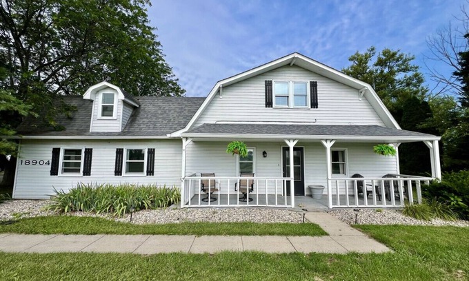 Westfield House | Creekside at Grand Park