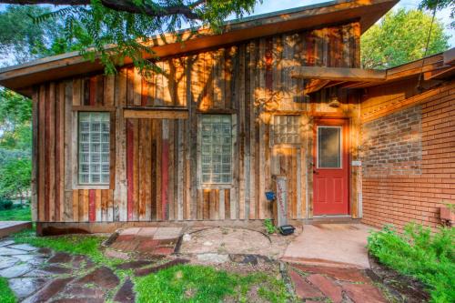 Moab Hotel | Creekside Cowa-Bungalow!