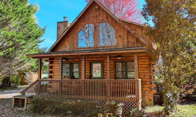 Hiawassee Cabin | Creekside Fish Cabin - Creek Front - Fire Pit