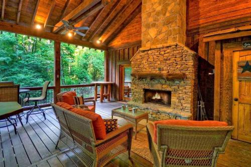 Cashes Valley House | Creekside R&R