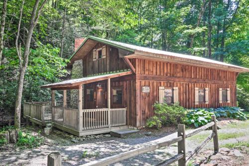Gatlinburg - Pigeon Forge House | Creekside Smoky Mountain Paradise Less Than 1 Mi to Hiking