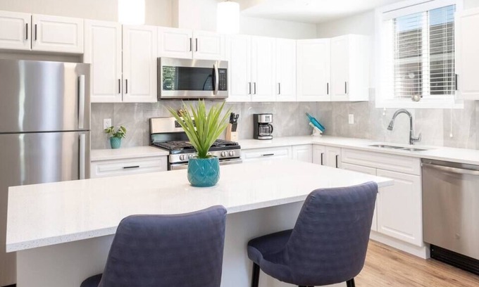 Okanagan-Similkameen House | Creekside Villa Downtown