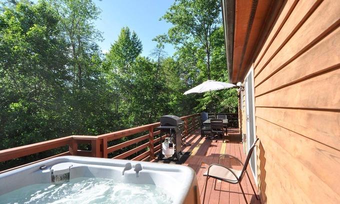 Berkeley Springs House | Creekview Cabin - A Perfect Escape