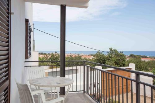 Creixell Apartment | Creixell Sea Views