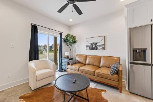 Lafayette Apartment | Creole House/KING bed/Relax in Cajun Comfort!