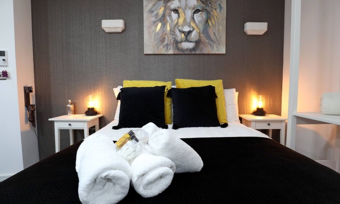 Eastbourne City Centre Apartment | Crescent Apartment