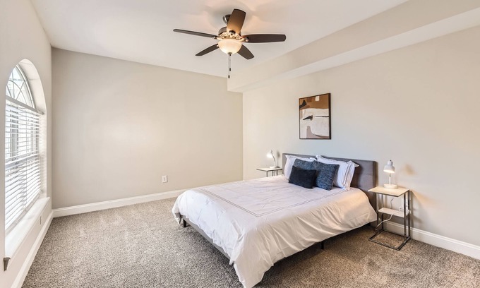 Midtown Apartment | Crest at Midtown 3501 l 2 bedroom 2 Bathroom