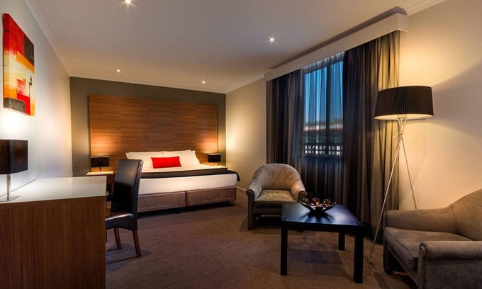 St Kilda Hotel | Crest on Barkly